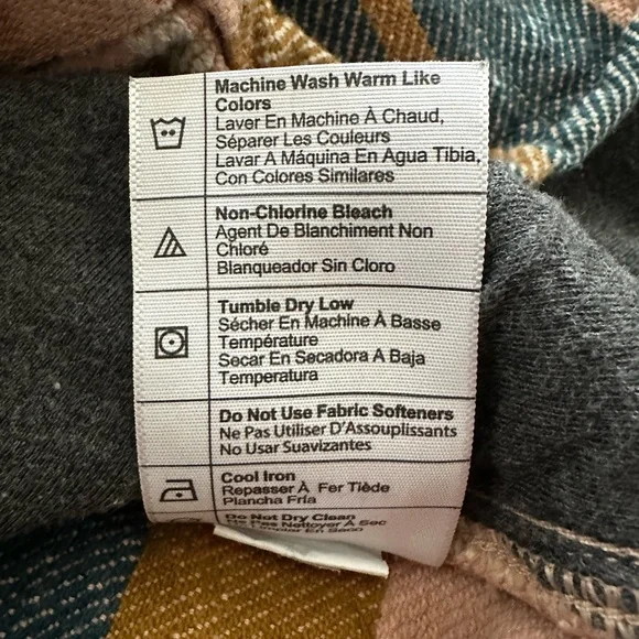 Carhartt Women's Tencel Relaxed Fit Flannel Work Shirt - size Medium - Picture 7 of 7